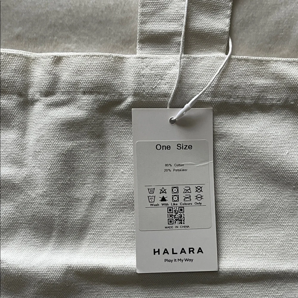 NWT HALARA White Tote with Green Details - Picture 3 of 4